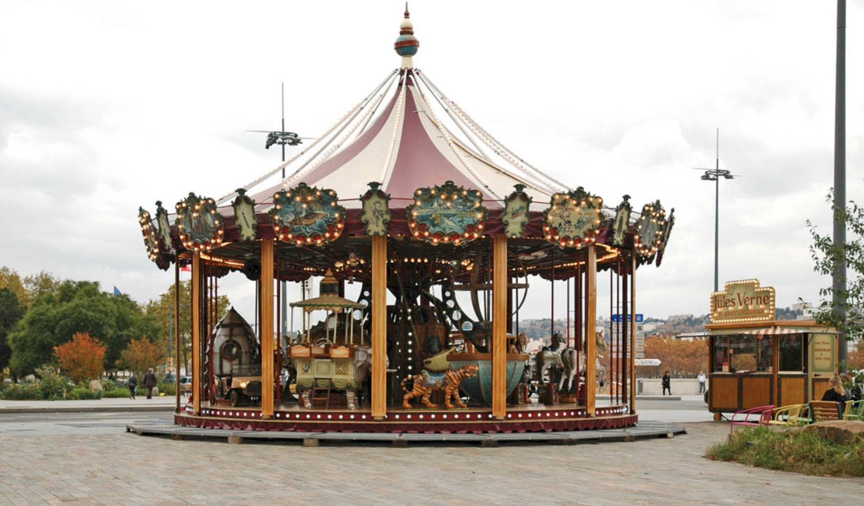 Loca Maneges - Manèges Fella - Manège Carrousel Le Jules Verne (10m)